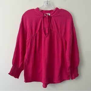 Evereve Eleanor Peasant Slubbed Cotton Gauze Smocked V Neck Blouse Pink Medium